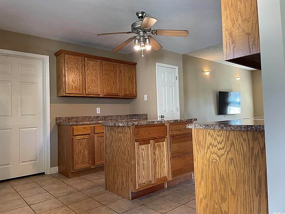 4th image of 6 Weatherton Dr