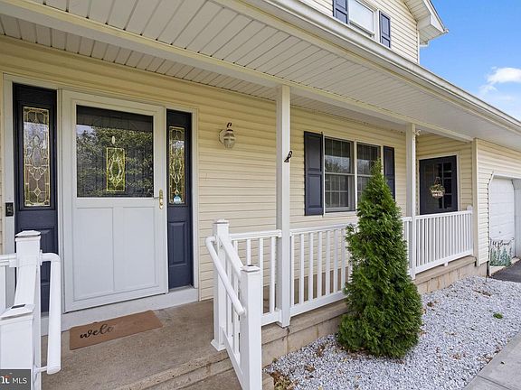 3rd image of 115 Edgebrook Rd