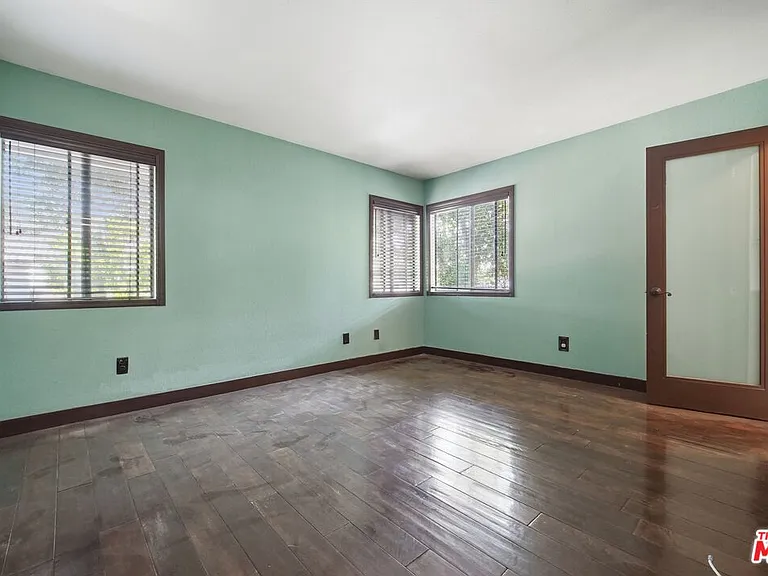 Willowcrest Ln — Photo 22