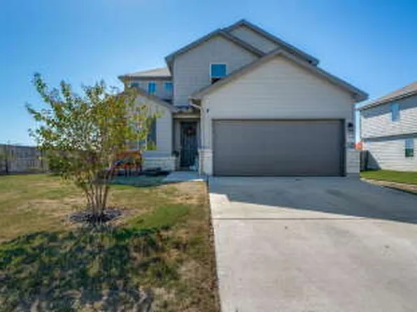 1390 Rios Bend Dr, New Braunfels, TX 78130