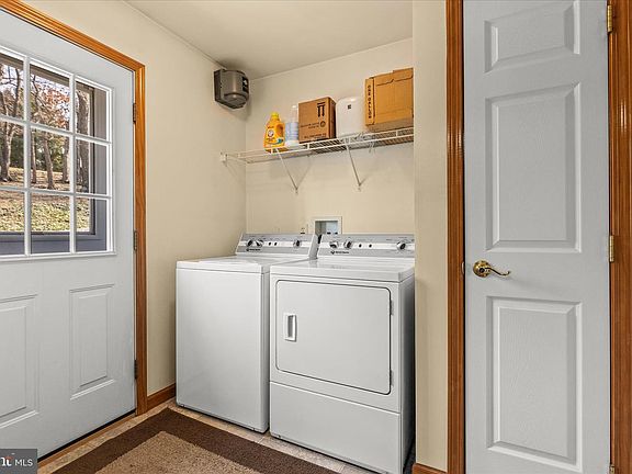 5th image of 834 Richmond Rd