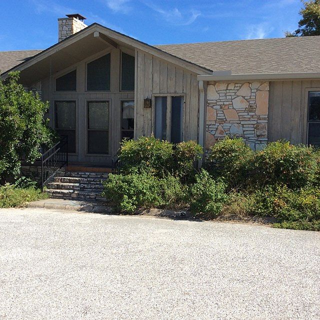 2nd image of 244 Pin Oak Way