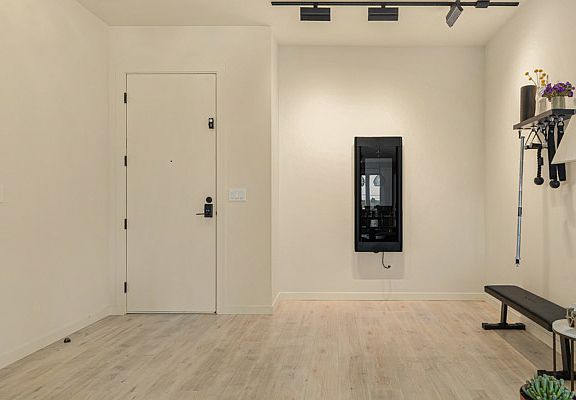 2nd image of 2135 W Cermak Rd #3S