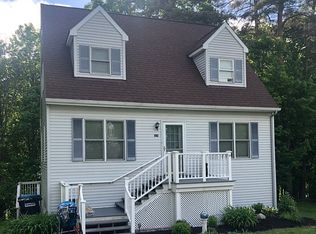 324 Chester Knoll Dr, Bennington, VT 05201