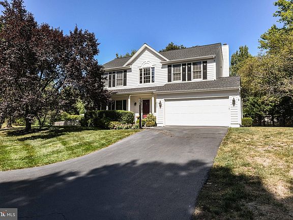 2nd image of 43047 Weatherwood Dr