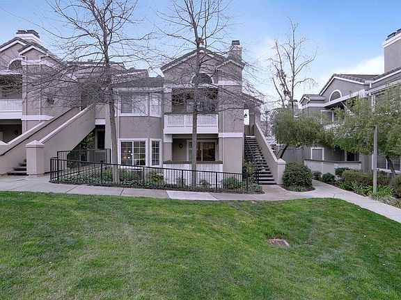 2nd image of 854 Bucks Lake Ct