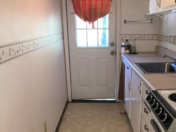 5th image of 202 Broadway Ave E #322