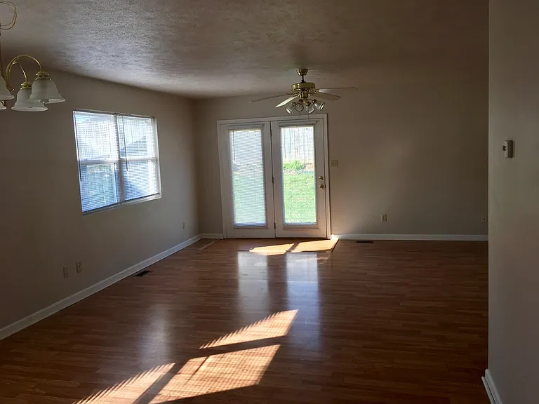 8066 Alexandra Ln — Photo 3
