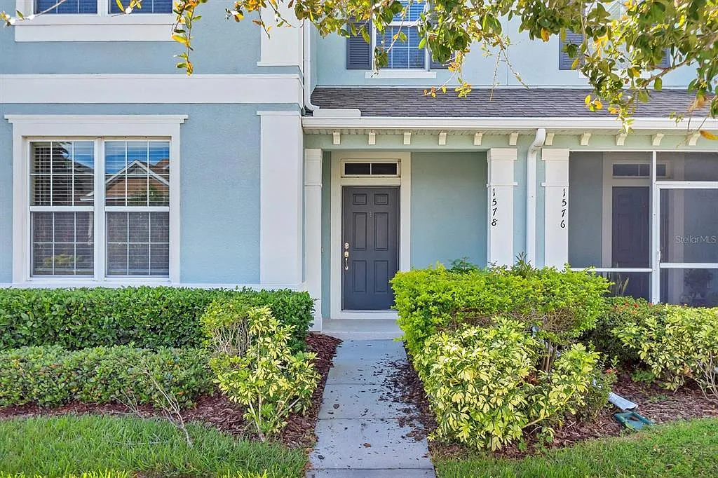 3 bed, 2.5 bath, 1910 sqft, $2,150 — Photo 2