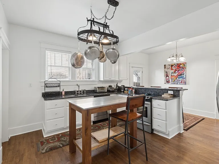 1003 Mansfield St — Photo 12