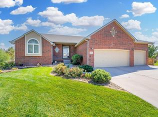 914 W Putter Cir, Andover, KS 67002