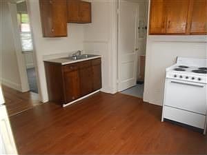4th image of 3531 Glenway Ave #1