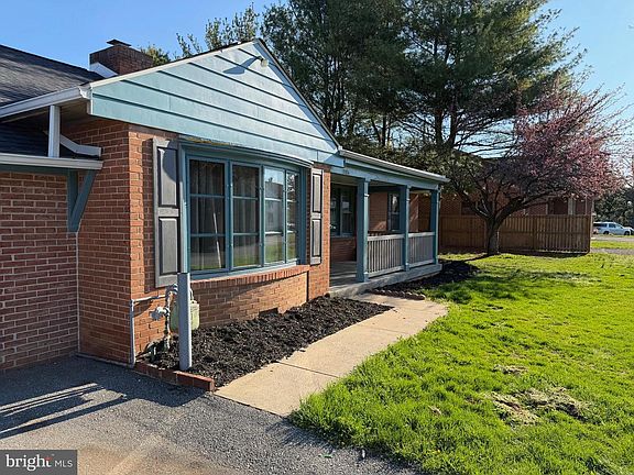 3rd image of 19124 Longmeadow Rd
