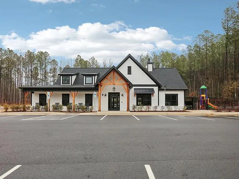 1016 Saint Lawrence Dr — Photo 15