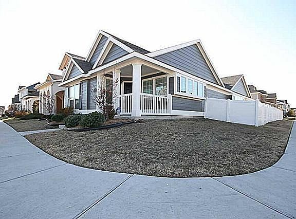 2nd image of 1521 Carnegie Dr