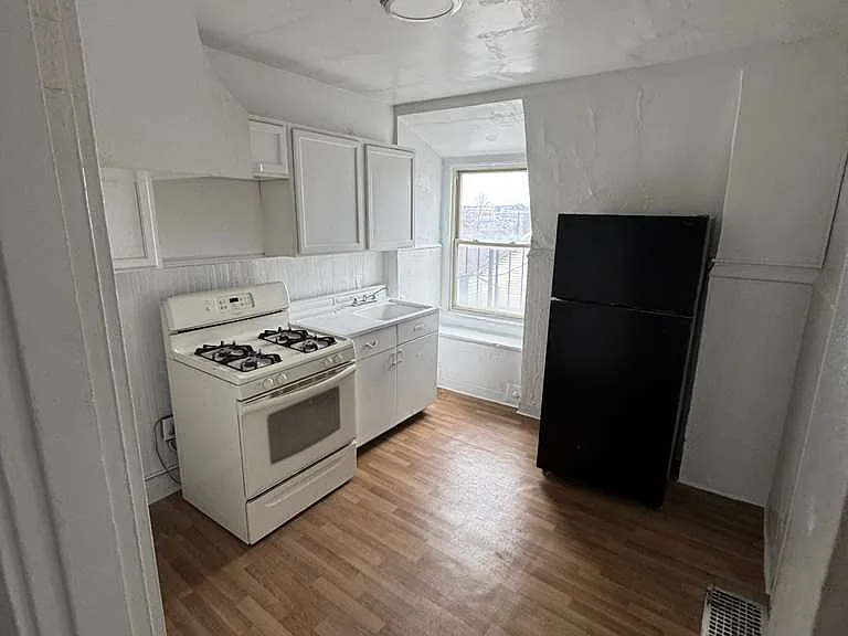 308 Bessemer Ave #3 — Photo 3