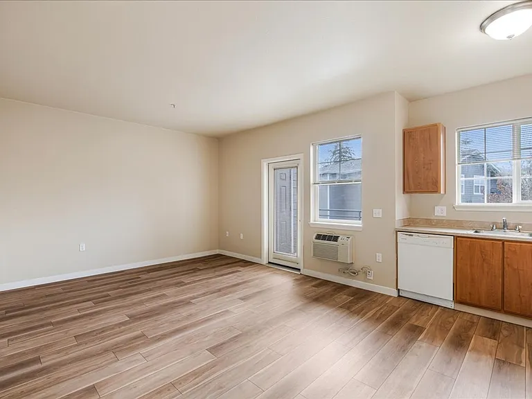 Hawk's Point Apartments — Photo 24