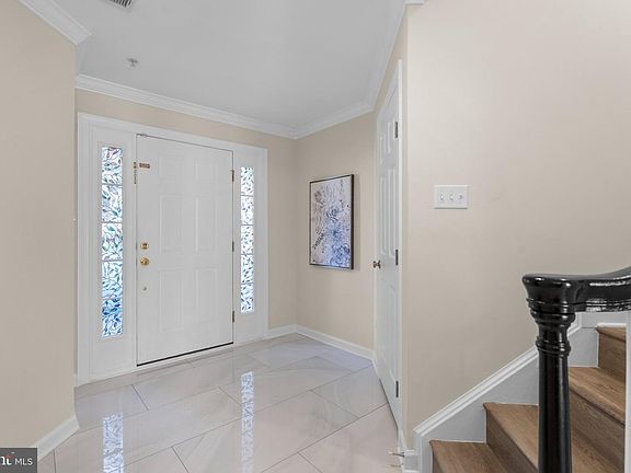3rd image of 3925 Shawfield Ln
