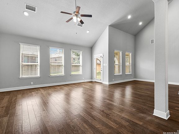 4th image of 258 SIGEL AVE