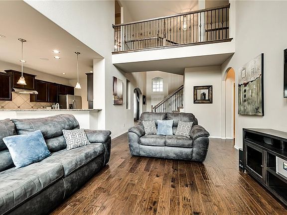 4th image of 10113 Horseshoe Ln