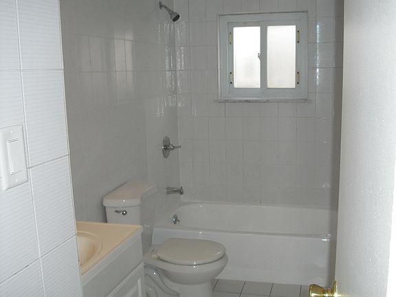 5th image of 8120 153rd Ave APT 1