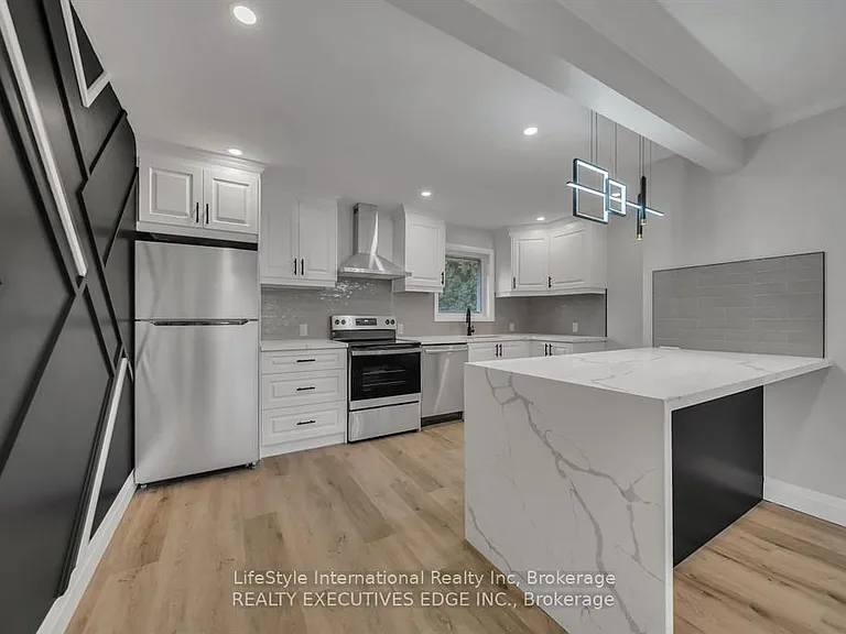 234 Stevenson St N — Photo 5