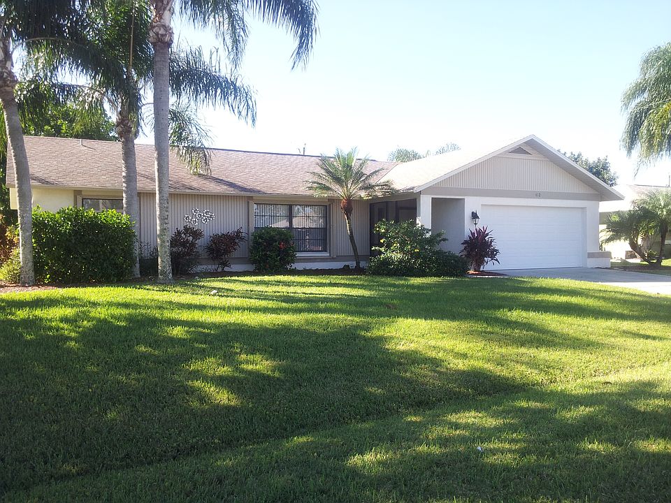 1st image of 412 SW 32nd Ter