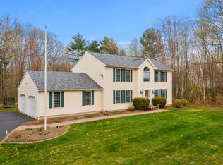 6 Laurel Rd, Hooksett, NH 03106