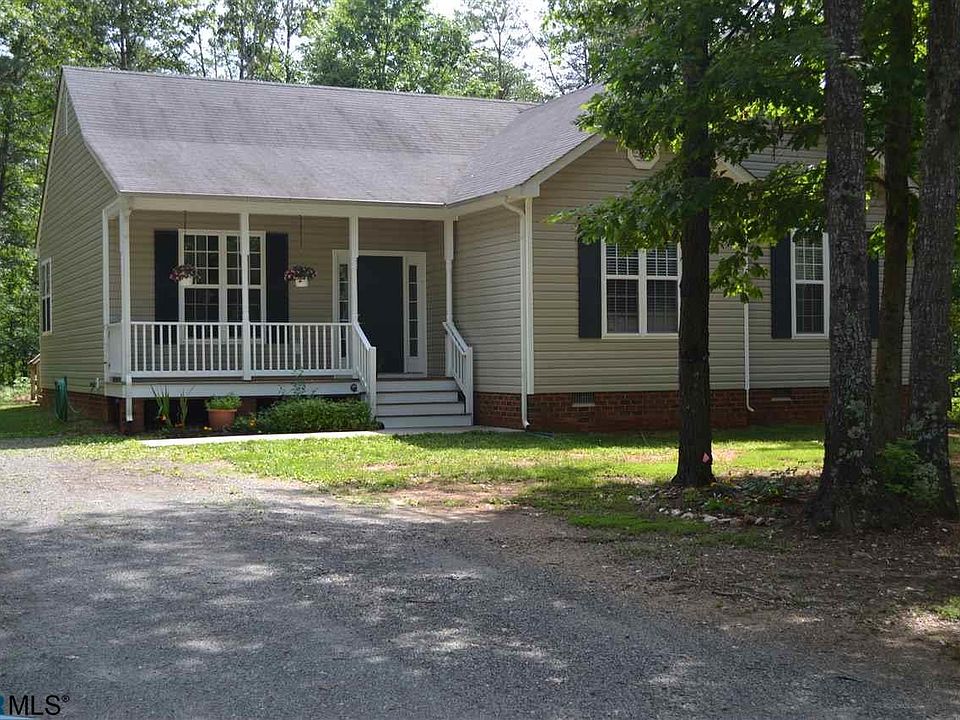 1st image of 131 Pinehurst Dr