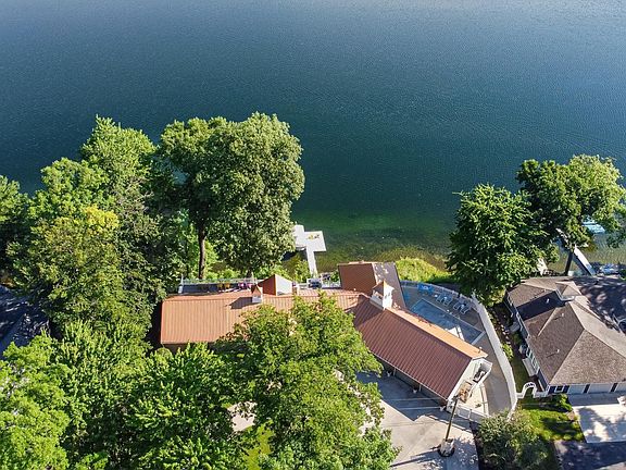 3rd image of 16290 Pretty Lake Rd