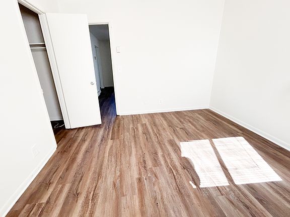 3rd image of 2014 Linden Ave APT 14