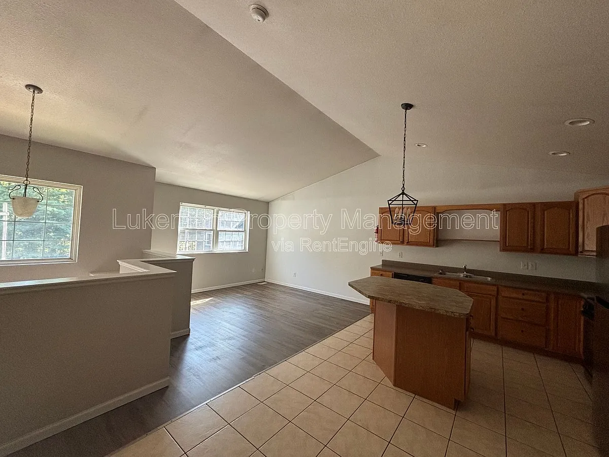 Building Photo - 415 S Kendall Ave #403