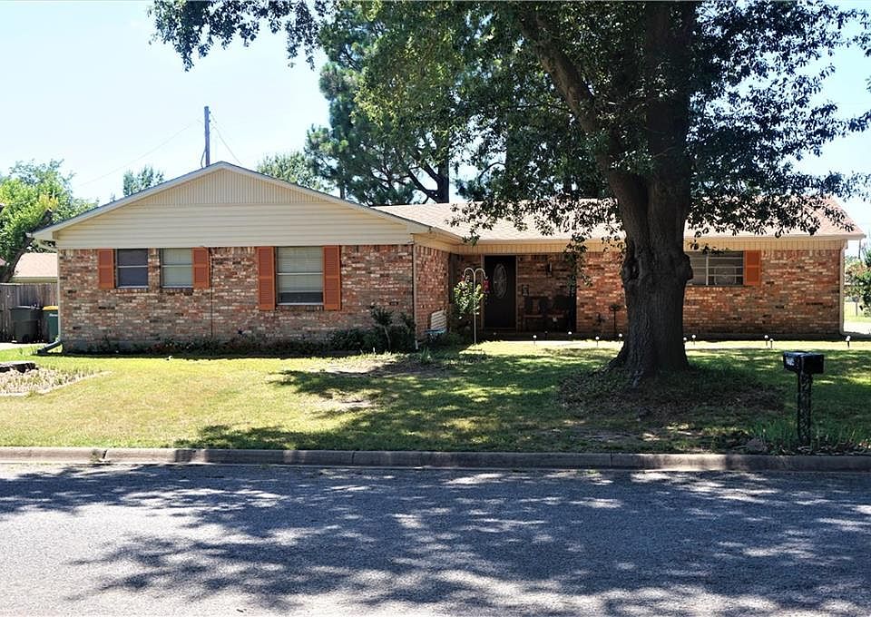1st image of 2714 Kent Dr
