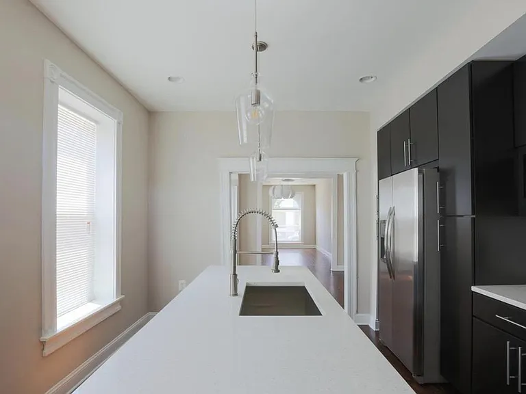 901 N Montford Ave — Photo 13