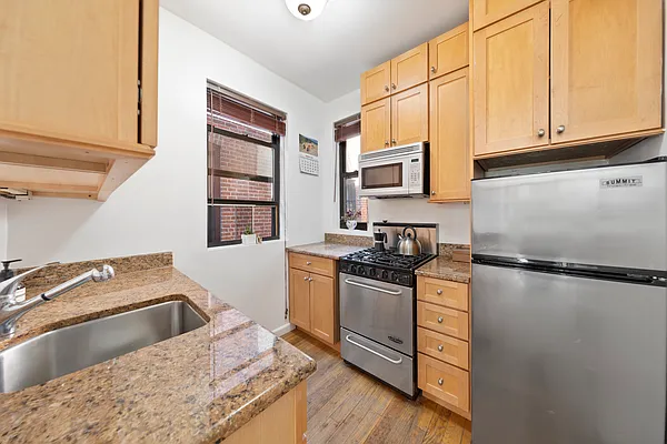 Rented by Douglas Elliman | media 4