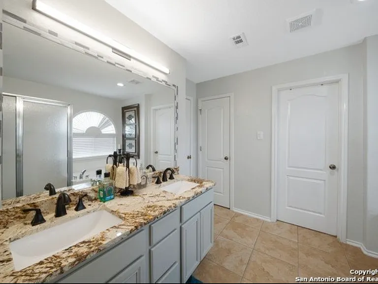 10415 Shire Country — Photo 24