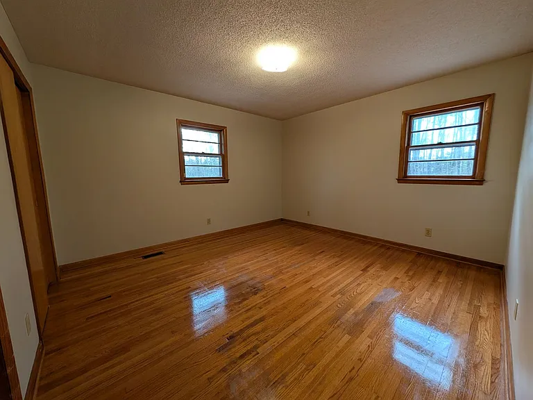 805 Edgewood Rd — Photo 11