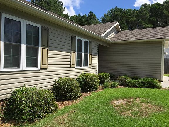 3rd image of 800 N Dogwood Ln