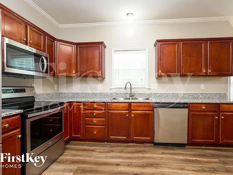 6590 Lake Dale Way — Photo 7