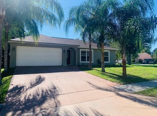 695 Licaria Dr, Ocoee, FL 34761