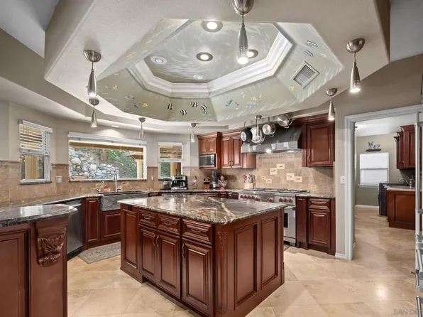 1180 Academy Ln, Vista, CA 92081