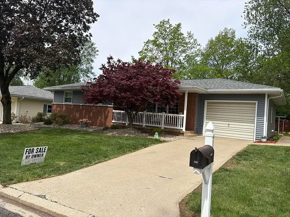 2101 Saint Michael Ct S, Highland, IL 62249