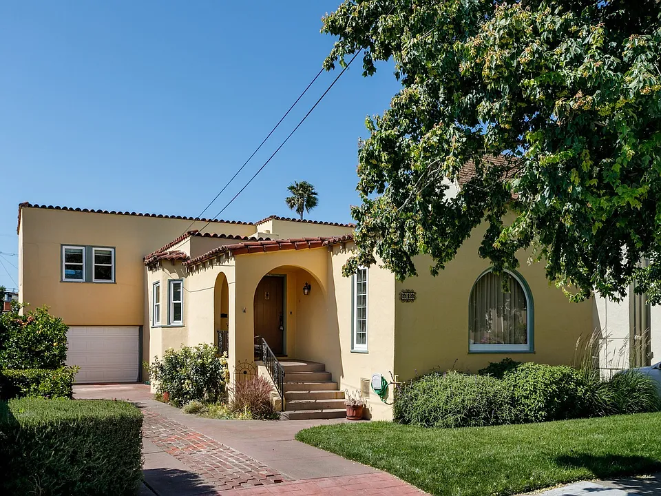 818 Collier Dr