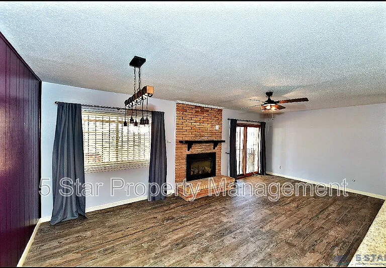 10117 Mercedes St — Photo 13