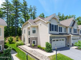 77 Ordelia Ln, Round Lake, NY 12151