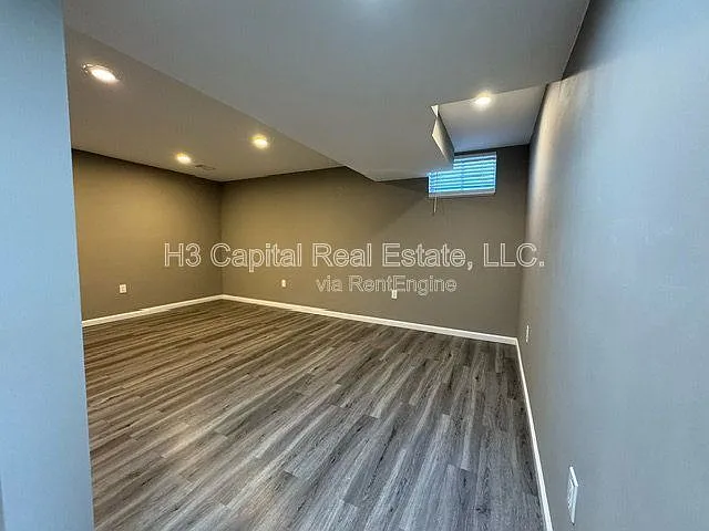 1041 Flora Lake Ct — Photo 29