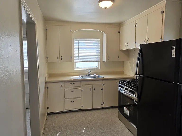 1254 Elm Ave #1254 — Photo 3