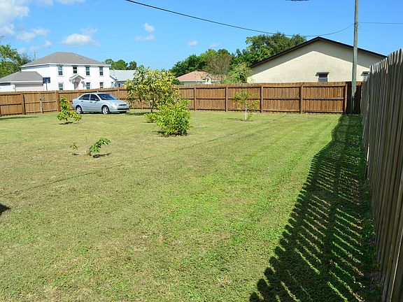 3rd image of 2631 SW Cameo Blvd