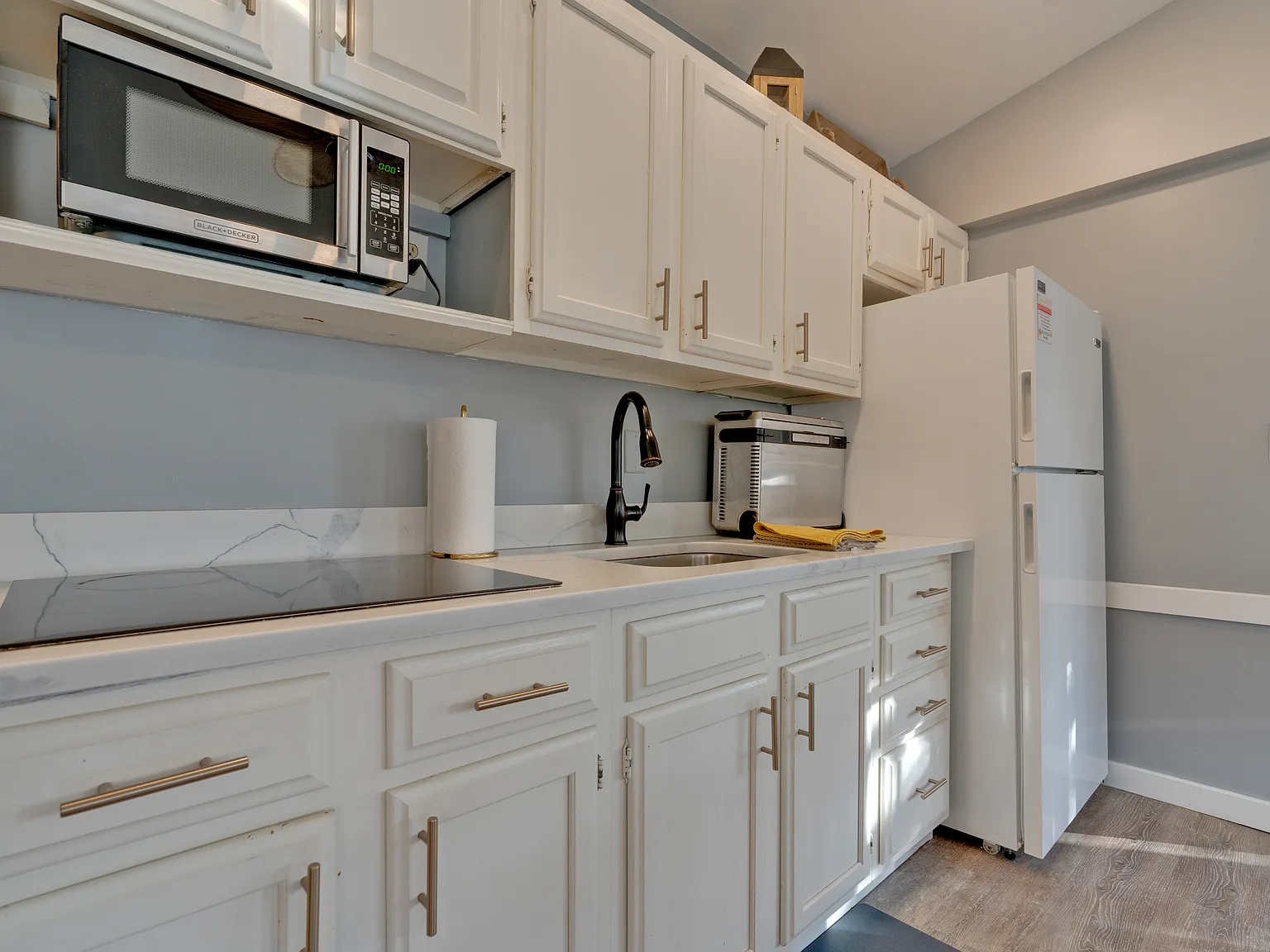 1 bed, 650 sqft, $1,900 — Photo 3