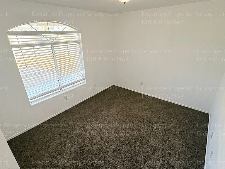 7400 Cross Glade St — Photo 37